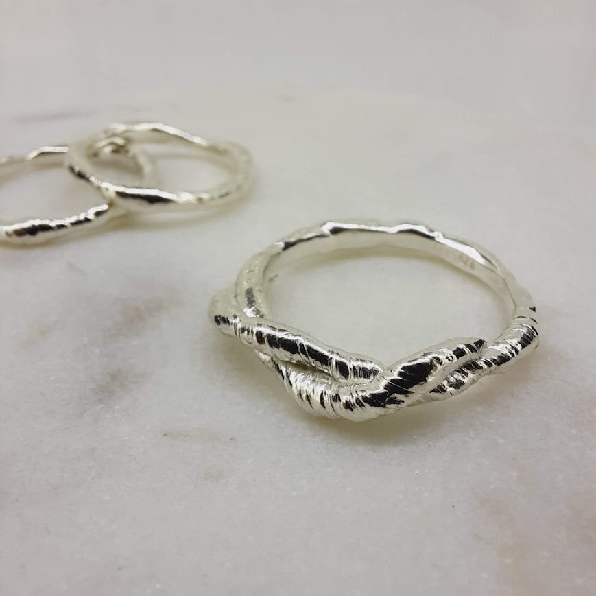 ERIN CHENG | BIND TWIST RING