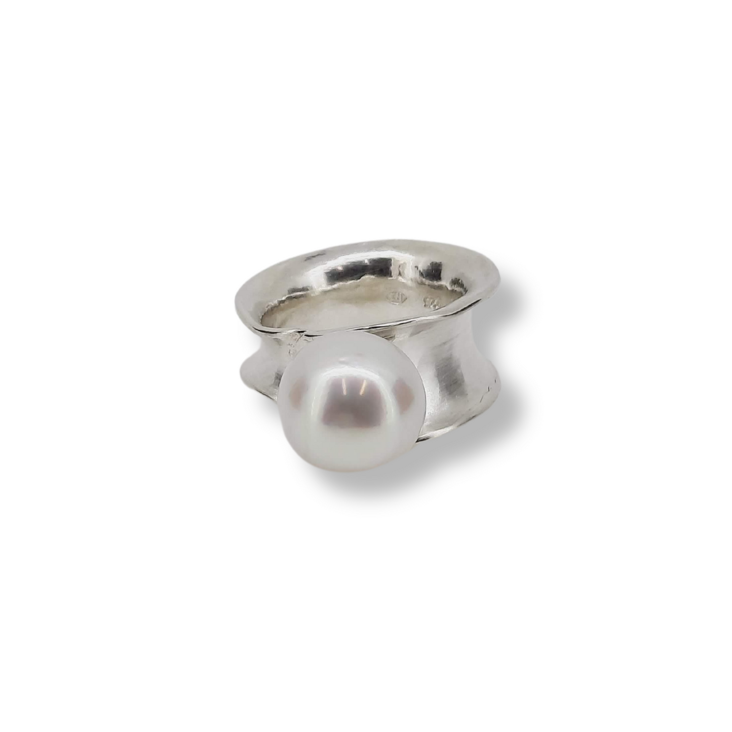 NAOMI SCHWARTZ | SOUTH SEA PEARL CURVE RING