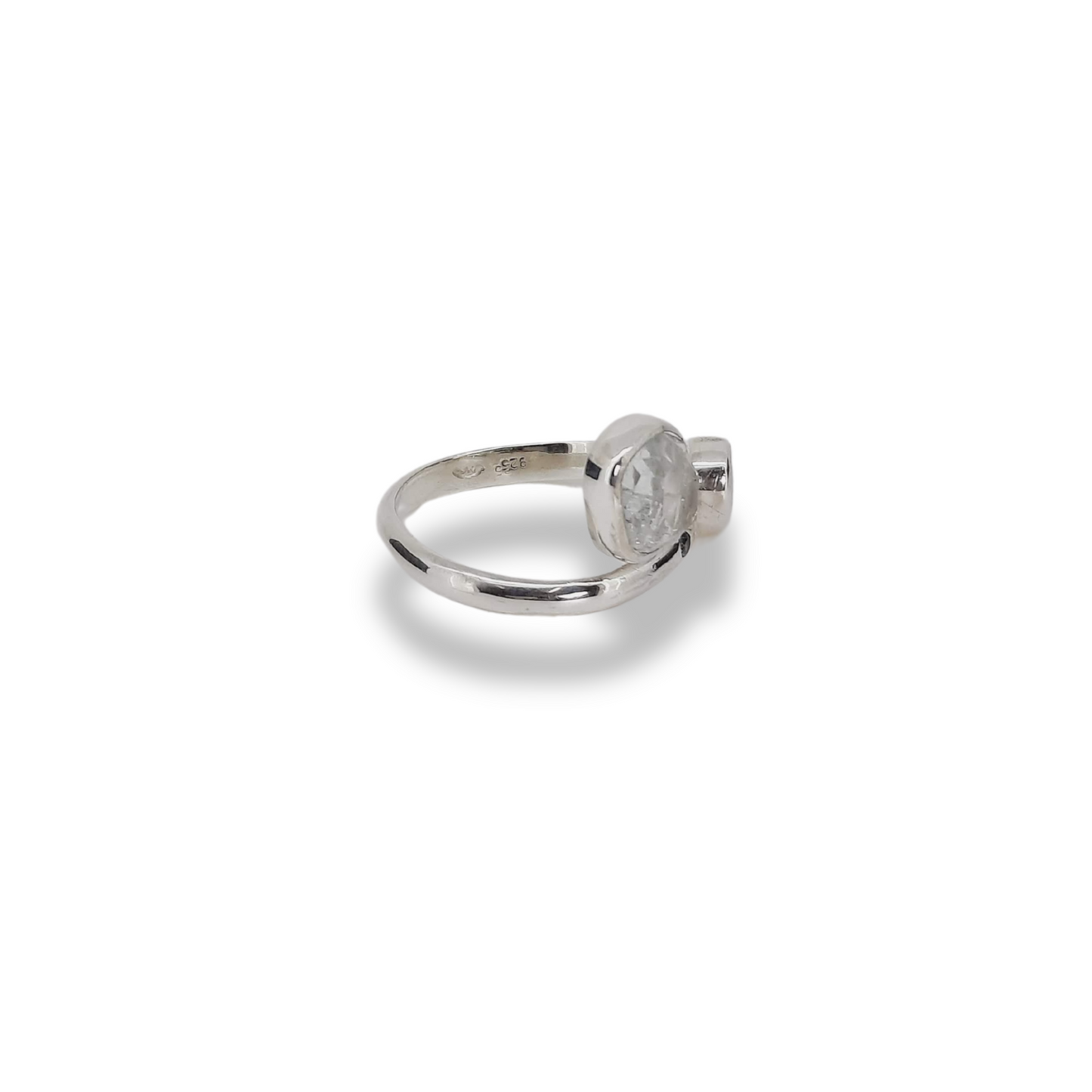 NAOMI SCHWARTZ | THREE STONE OVERLAP RING