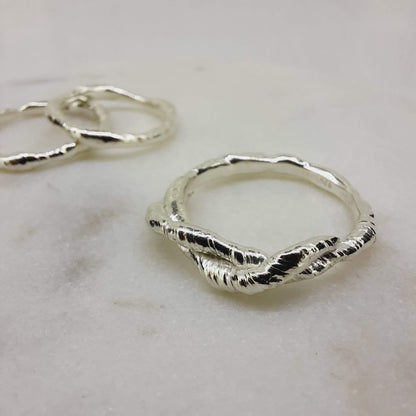 ERIN CHENG | BIND TWIST RING