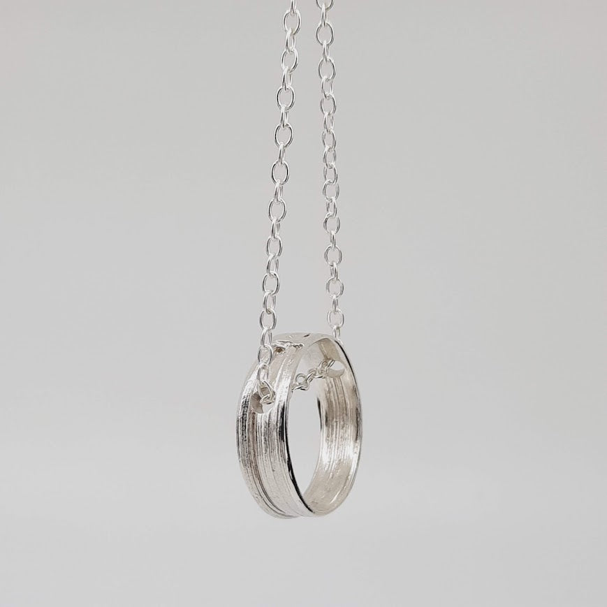 ERIN CHENG | RIDGE CIRCLE PENDANT