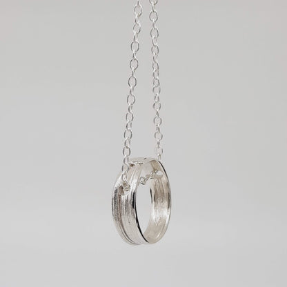 ERIN CHENG | RIDGE CIRCLE PENDANT