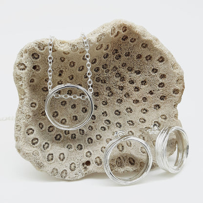 ERIN CHENG | RIDGE CIRCLE PENDANT