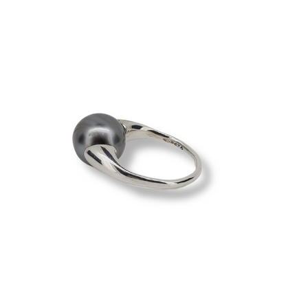 NAOMI SCHWARTZ | TAHITIAN HOVER PEARL RING