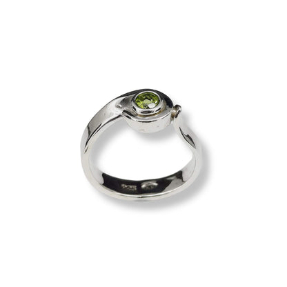 NAOMI SCHWARTZ | GREEN PERIDOT SWIRL RING