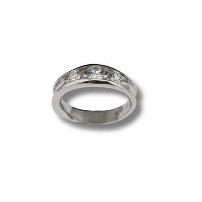 NAOMI SCHWARTZ | GROOVE DIAMOND TRILOGY RING