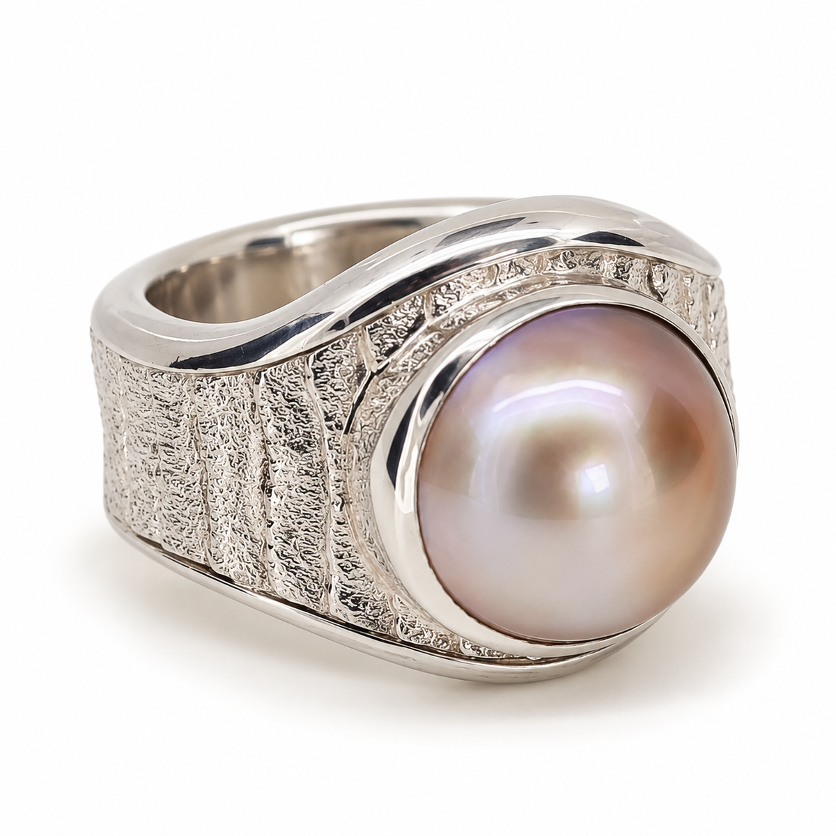 DAN VON SCHUTT | CUTTLEFISH CAST RING WITH PINK MABE PEARL