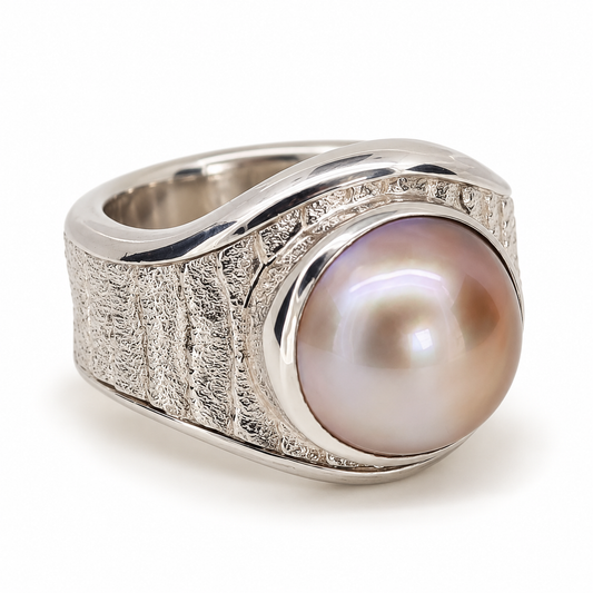DAN VON SCHUTT | CUTTLEFISH CAST RING WITH PINK MABE PEARL