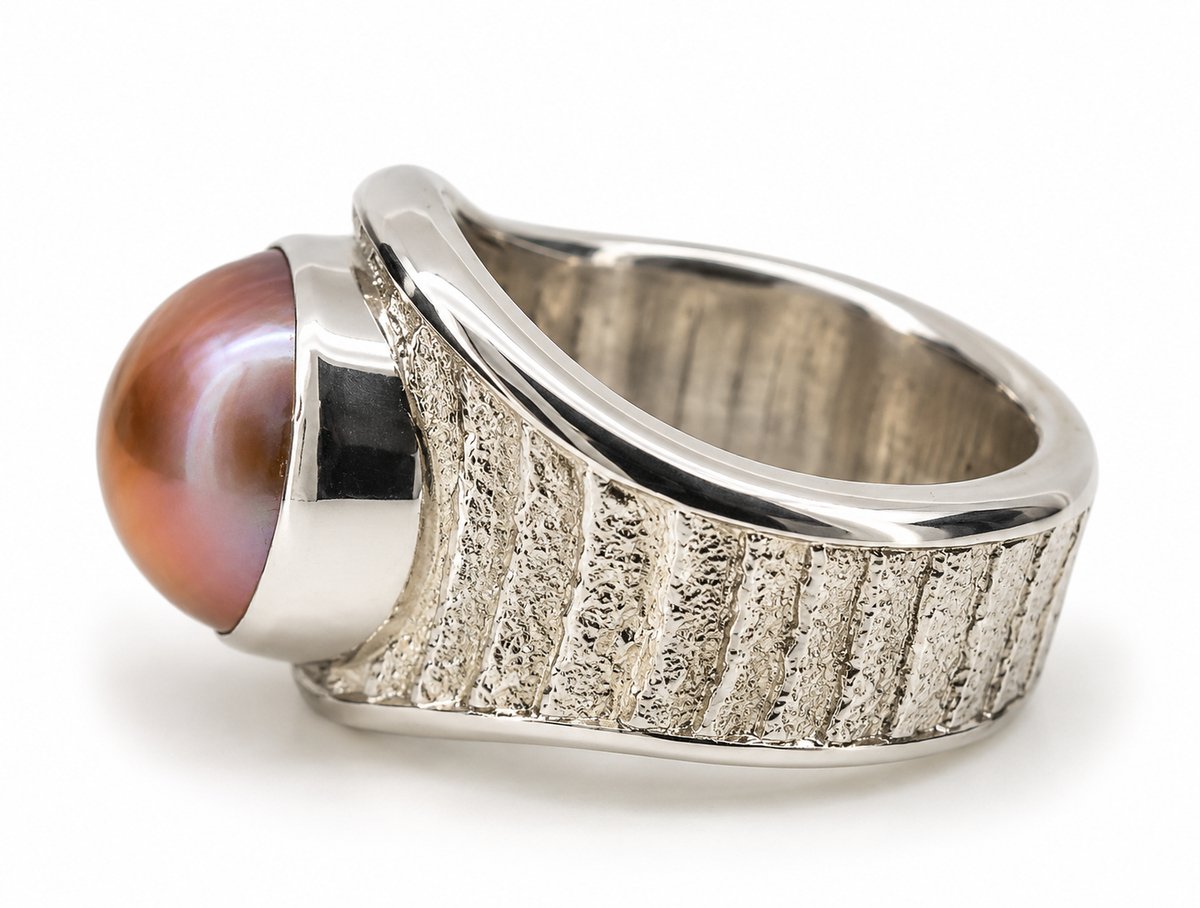 DAN VON SCHUTT | CUTTLEFISH CAST RING WITH PINK MABE PEARL