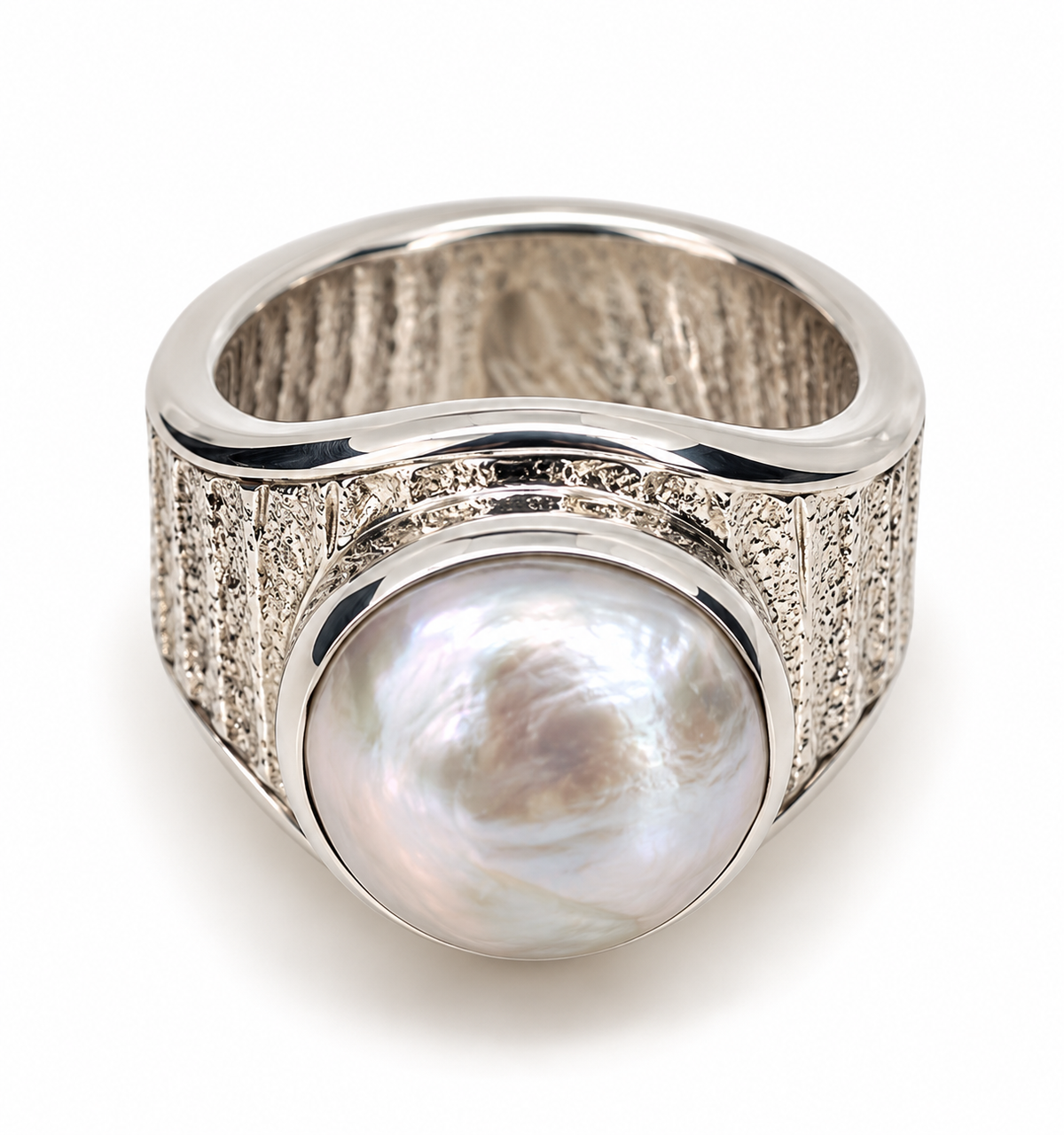 DAN VON SCHUTT | CUTTLEFISH CAST RING WITH WHITE MABE PEARL