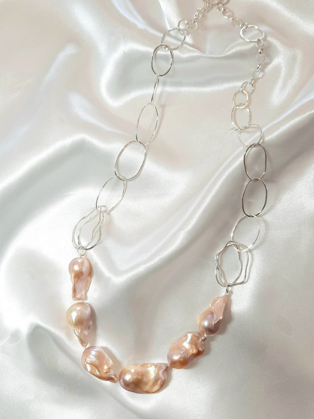 NAOMI SCHWARTZ | PINK BAROQUE PEARL NECKLACE