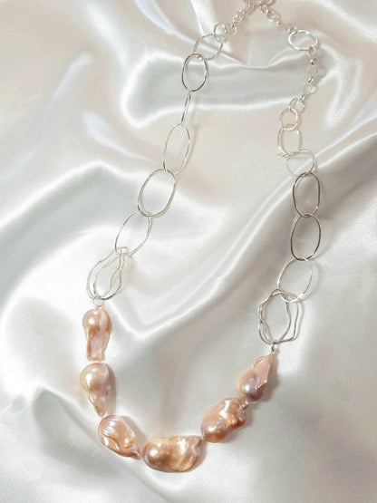 NAOMI SCHWARTZ | PINK BAROQUE PEARL NECKLACE
