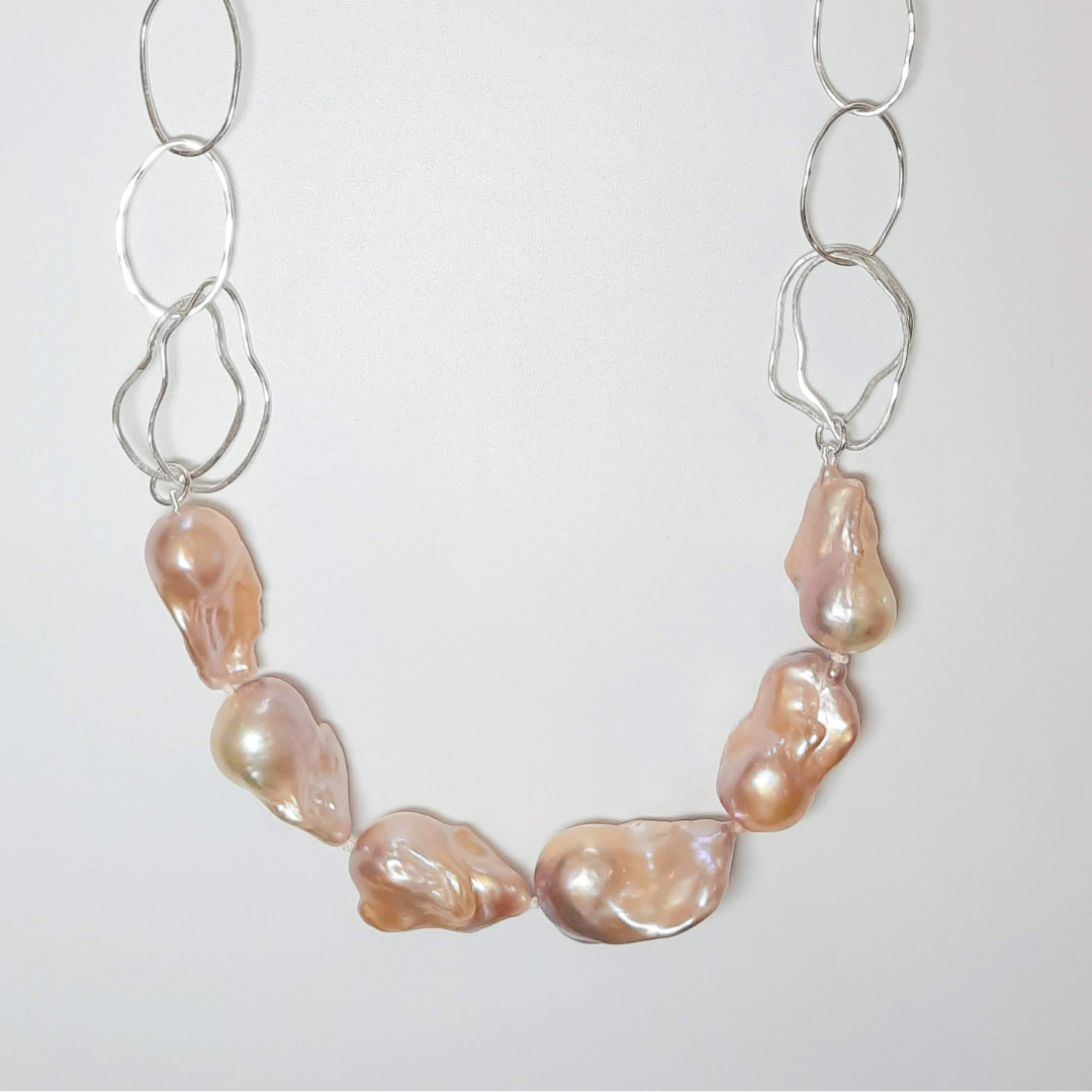 NAOMI SCHWARTZ | PINK BAROQUE PEARL NECKLACE